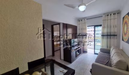 Apartamento com 02 dormitórios á 200 metros da praia!!