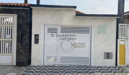 Casa para Venda em Praia Grande, Caiçara, 2 dormitórios, 1 suíte, 2 banheiros, 4 vagas