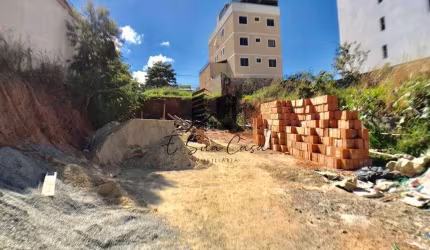 Lote a venda no Bairro Cabral Contagem Mg