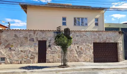 Casa de 5 quartos suíte e closet no bairro Alto dos Pinheiros