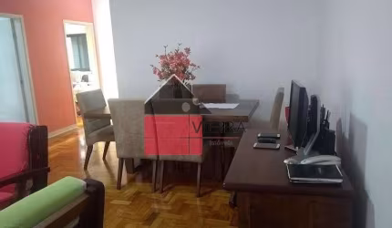 Apartamento repleto de armarios na cozinha,area de serviço e nos dormitorios, mercados,farmacias,2