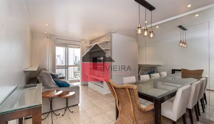 Apartamento  totalmente reformado com armários nos dormitórios e banheiros andar alto com varanda p