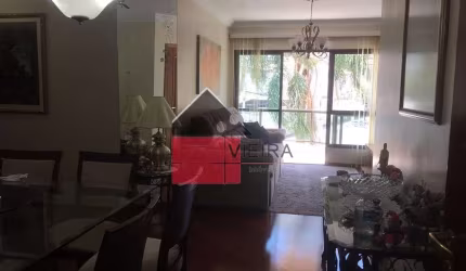 Ótimo apartamento à venda, com 3 dormitórios, sendo uma suíte, reformado, 115m² de área útil, próxi