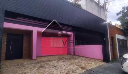 Excelente casa à venda e para locação, totalmente reformada e adaptada para Clínica Médica, com 3 v