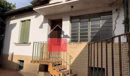 600 m2 de TERRENO com  3 casas JÁ DEMOLIDAS . Excelente p/ INVESTIDOR  !  Ótimo local - próximo ao