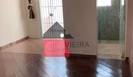 Ótimo Sobrado à venda, com 4 dormitórios, 2 banheiros, 1 vaga de garagem, reformado, Próximo do Par