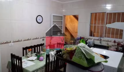 Um excelente e  lindo sobrado no Ipiranga à venda com 3 dormitórios , 2 vagas de garagem, 127m2,  I