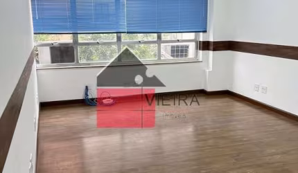 CONJUNTO COMERCIAL, PARA VENDA NO BAIRRO DA LIBERDADE, SENDO 3 SALAS, AR CONDICIONADO, 3 BANHEIROS,