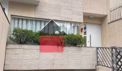 Excelente sobrado no Cambuci, possui 3 andares, 3 suítes .   Sobrado à venda, Cambuci, São Paulo, S
