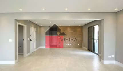 Apartamento em Perdizes com 3 dormitórios e 3 suítes, área serviço, piso de madeira. Possui ambient
