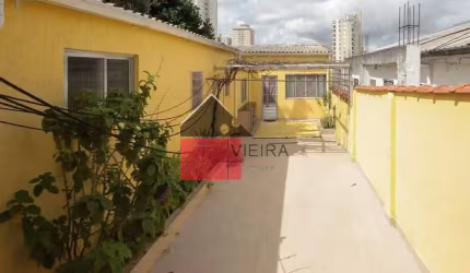 Casa à venda, 4 dormitórios, 2 vagas de garagem. Bairro do Cambuci, São Paulo, SP.  Preço de oportu