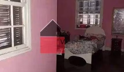 Sobrado à venda, possuem 5 dormitorios, sala dois ambientes, cozinha, quintal, 2 vagas de garagem.