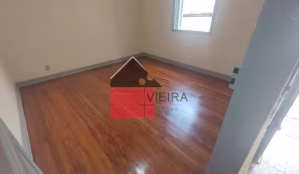 Ótima  casa de vila à venda no Cambuci com 1 dormitório e uma vaga de garagem, 60m2 R$ 375.000,00,