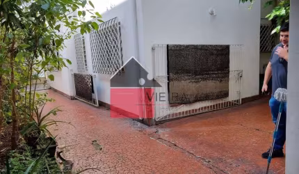 Sobrado à venda, Ipiranga, 4 quartos sendo uma suite grande, 4 banheiros. Dois terraços. Vagas para