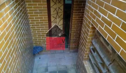 Casa terrea à venda, Chácara Inglesa, dois dormitorios, sala dois ambientes, cozinha, area de servi