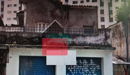 Sobrado à venda, Vila Monumento, terreno grande casa antiga precisa reforma geral São Paulo, SP