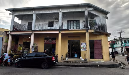 Prédio comercial no Bairro Da Paz, com 390m², todo alugado, rendimento ótimo mês no coração do bairro da Paz