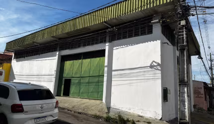 Galpão com 240m², Bairro da Paz, com doca, Próximo a Igreja Católica