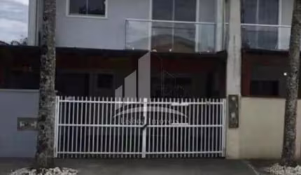 Sobrado Geminado no Bairro Espinheiros !!!