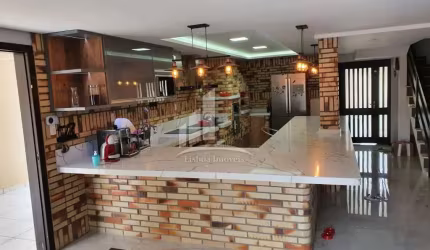 Sobrado Averbado no Costa e Silva !