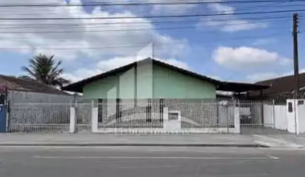 Casa AVERBADA com sala comercial no bairro Comasa!
