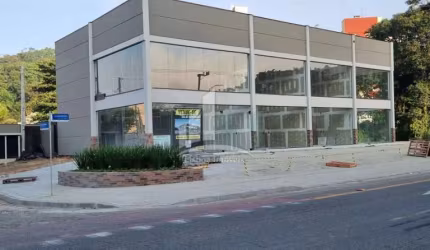 Excelentes salas comerciais com mezanino a venda no bairro Anita Garibaldi !!