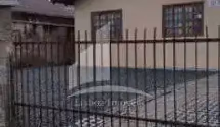 Casa com 2 quartos no Adhemar Garcia!