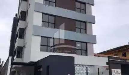 Apartamento com sacada com churrasqueira e suíte no Costa e Silva.