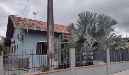 Casa com 3 quartos no Morro do Meio