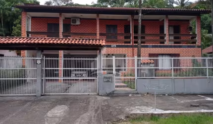 Casa 5 quartos + 1 suíte em ótima localização em pirabeiraba