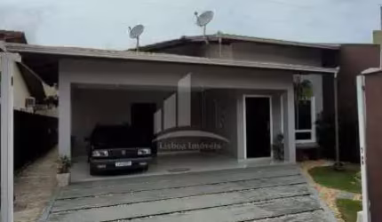 Casa averbada com piscina no Vila Nova!