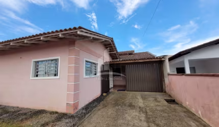 Casa AVERBADA semimobiliada no Jardim Iririú
