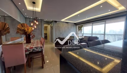 Apartamento em condominio clube, oriinalmente com 3 dormitórios e hoje com sala estendida.  1 vaga de garagem garantida e livre. PORTEIRA FECHADA