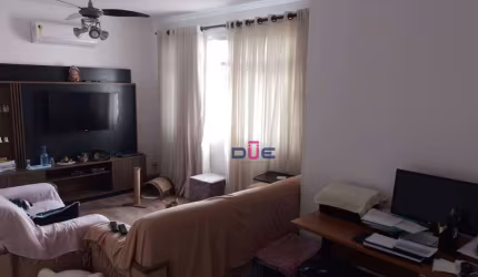 apartamento no Embaré com 125m2, 2 quartos, dependencia completa de empregada e 1 vaga demarcada, elevador de frente no Embaré.