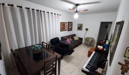 Apartamento com 2 dormitórios sendo 1 suite mais a dependência de empregada reversível e garagem box privativa. 2º andar