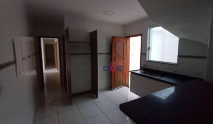 Casa tipo sobreposta baixa isolada, quintal com churrasqueira, 3 dormitórios à venda, 75 m² por R$ 480.000 - Marapé - Santos/SP