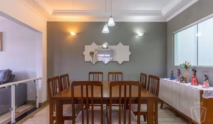 Casa com 3 dormitórios sendo uma suíte à venda, 179 m² por R$ 780.000 - Jardim Florestal - Jundiaí/SP