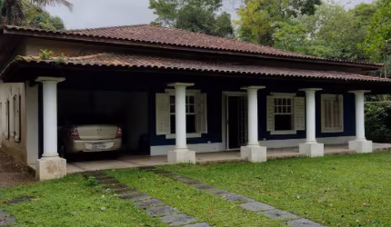 Área 2100 m² vargem Grande