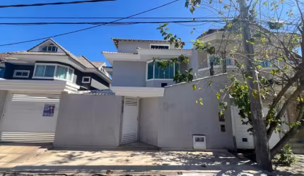 Vargem Pequena casa 3 suítes em condomínio