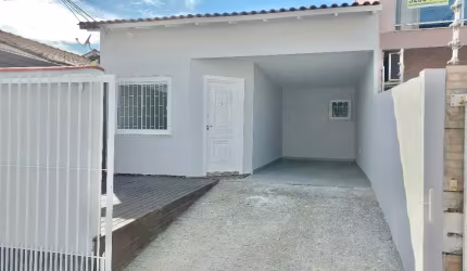 Excelente Casa à Venda no Bairro Forquilhas - São José!