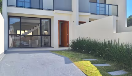 Excelente Sobrado com 2 Suítes no Bairro Forquilhas!