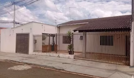 CASA TÉRREA, proximo da UTFPR.