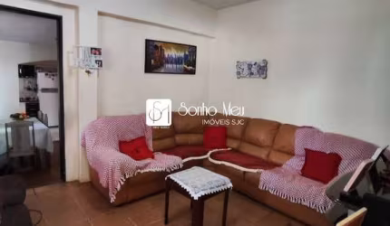 Venda de Casa Residencial com  Ponto Comercial 250m² - Jd Augusta - SJC