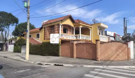 Oportunidade - Venda de ótima casa sobrado - Esquina - Jd Ismênia - SJC