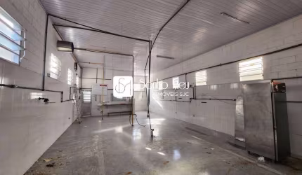 Locação ou Venda de Galpão de 175m² AC 300m² AT - Parque Industrial