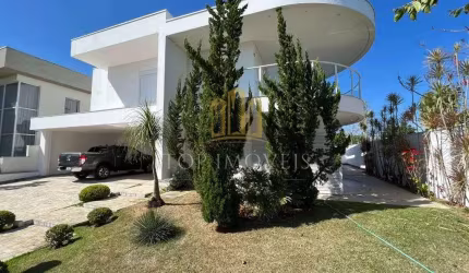 Residência de Luxo com 4 Suítes e Área de Lazer Completa no Jardim do Golfe 3
