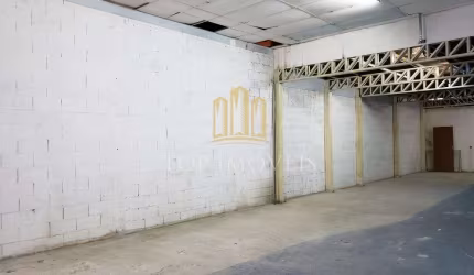 Ponto comercial no Centro, 250m², com mezanino de 49m², excelente localização