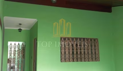 Excelente casa no Jardim Ismênia com ótima localização, com 2 vagas e 3 dormitórios