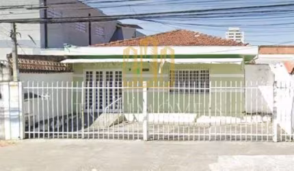 Casa Térrea em terreno de 300 m2 no bairro Vila Industrial