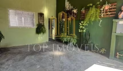 Excelente Casa localizada no  Jardim Colonial Avenida principal com 2 dormitorios Churrasqueira
